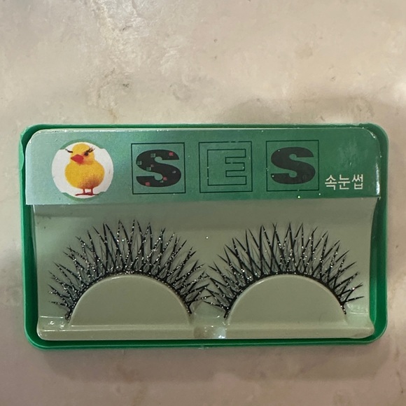 Dramatic Eyelashes Set - Picture 4 of 4